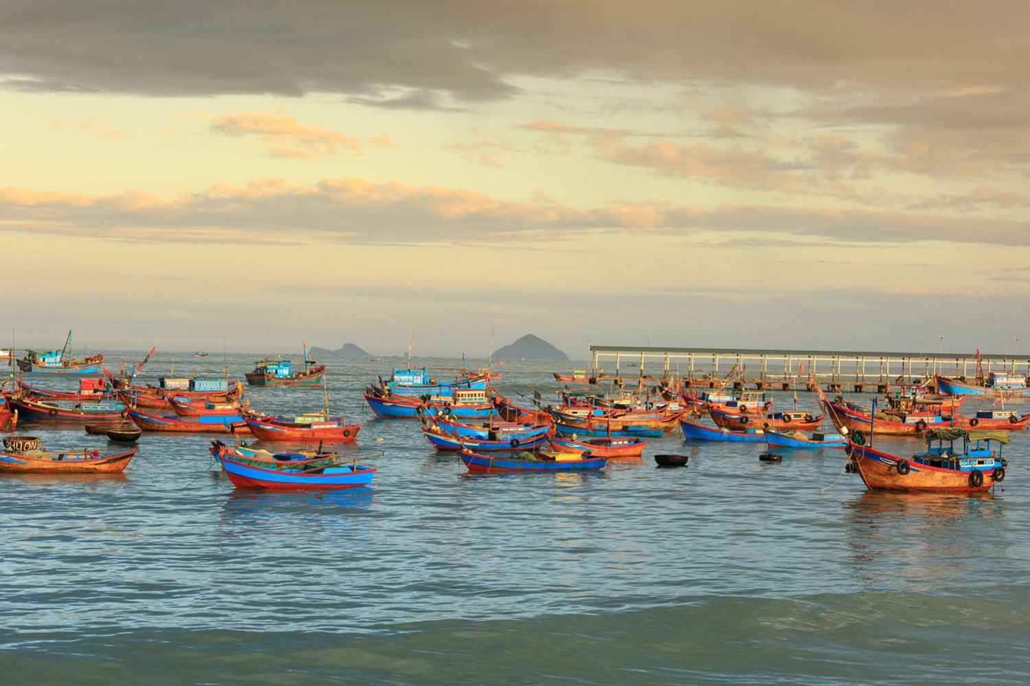 Làng chài vịnh Nha Trang 01