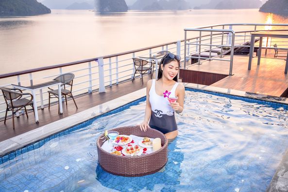 Du thuyền Paradise Elegance 5* Hạ Long có gì? 03