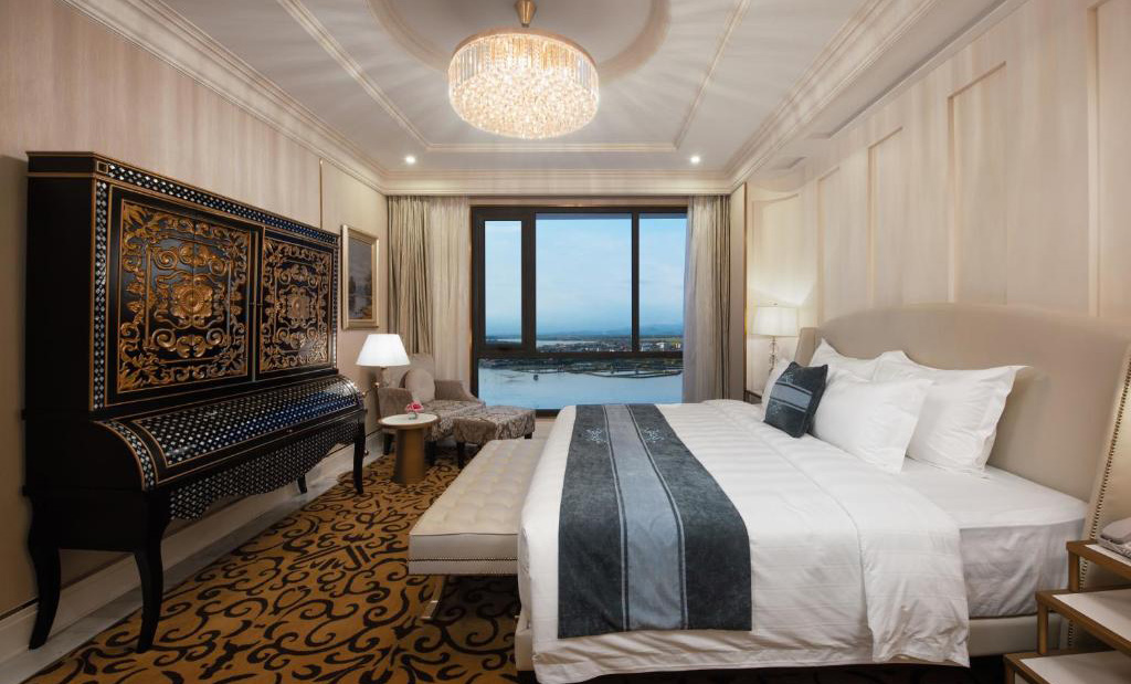 /files/images/VinpearlHotelQuangBinh/suite-executive.jpg