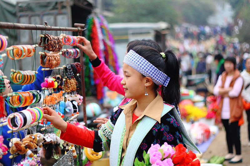 Du lịch tháng 4 - Chợ tình khâu vai Hà Giang