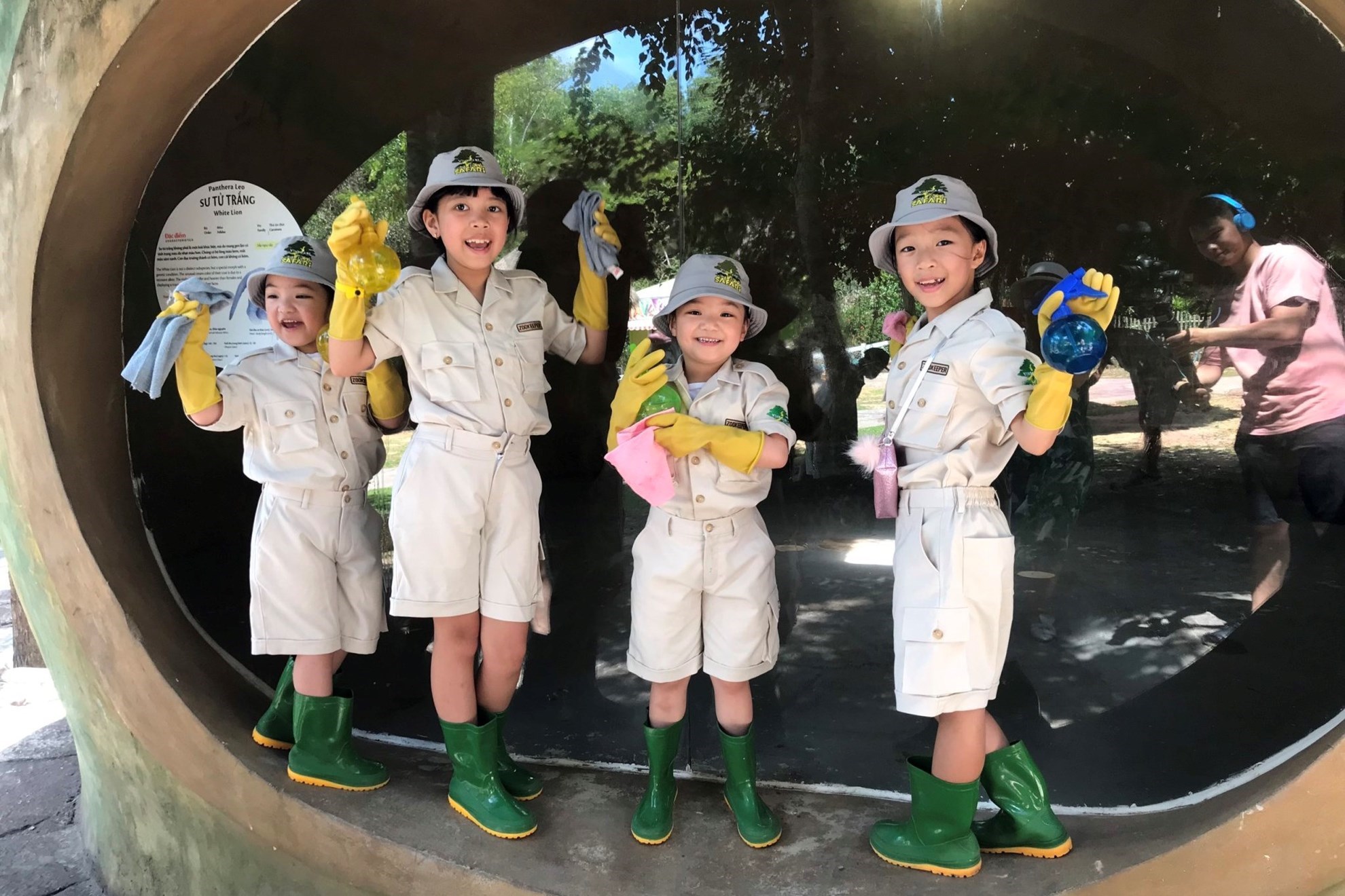 Hoạt động trải nghiệm cho các bé tại Kid's Zoo